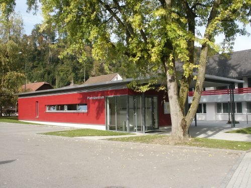 Pfarreisaal Menznau, Aussenansicht